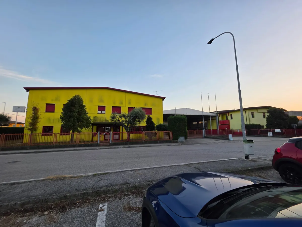 Industrial building, starting point of the project (Veneto)